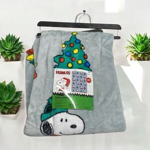 PEANUTS~Snoopy~Throw Blanket. 50” X 70”~ Puffer Jacket~New~